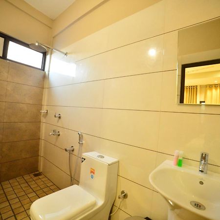 Hotel Priya Kottakkal Bagian luar foto